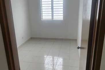 Azaria Apartment @ Bandar Paklands