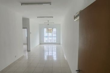 Azaria Apartment @ Bandar Paklands