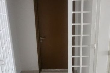 Azaria Apartment @ Bandar Paklands