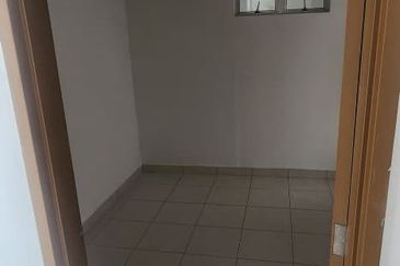 Azaria Apartment @ Bandar Paklands