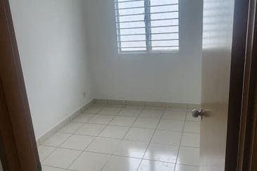 Azaria Apartment @ Bandar Paklands