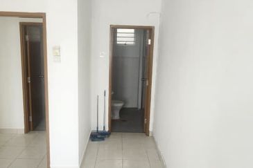 Azaria Apartment @ Bandar Paklands