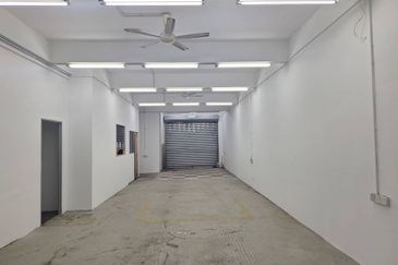 Ground Floor Shop @ Taman Awani Bangi