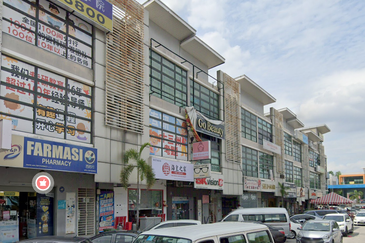 32 Avenue, Bukit Serdang