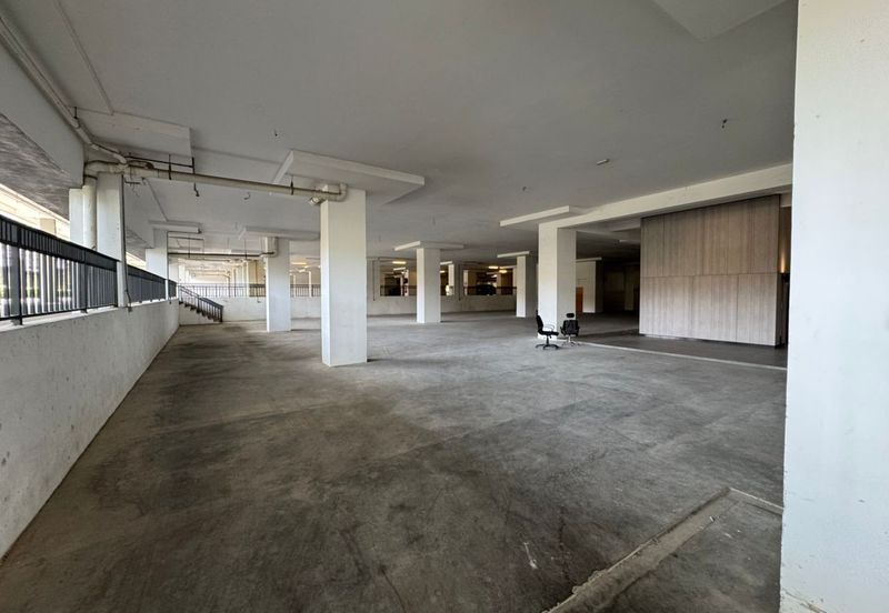 Equine Residence Shoplot