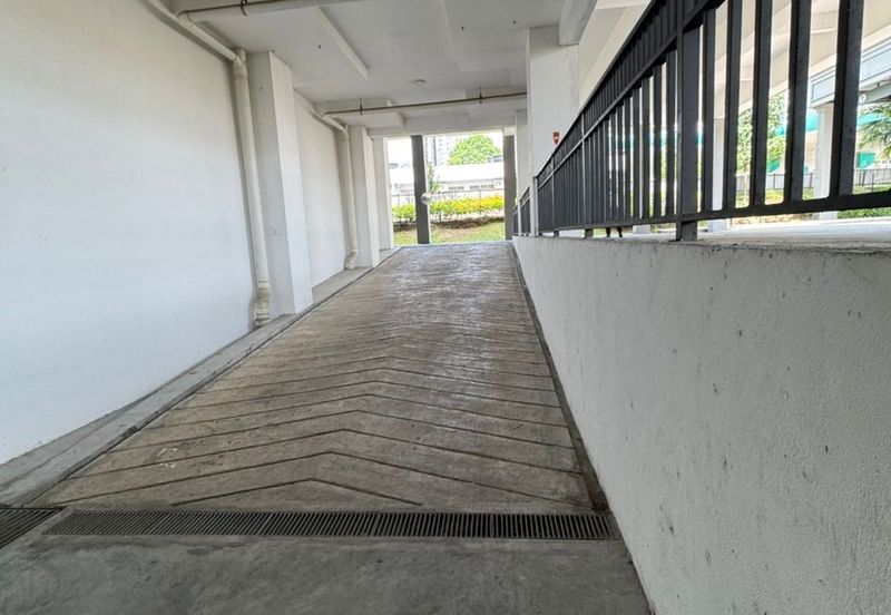 Equine Residence Shoplot