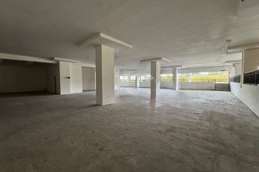 Equine Residence Shoplot