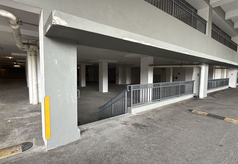 Equine Residence Shoplot