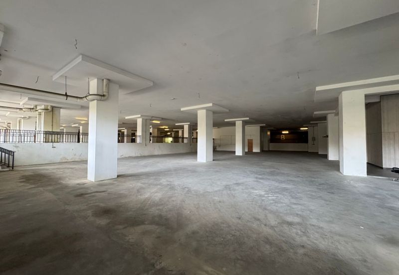 Equine Residence Shoplot