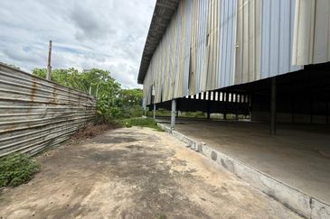 Detached Factory With 2 Storey Office For Sale