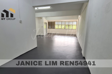 Pusat Perniagaan Maju Jaya