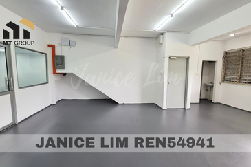 Pusat Perniagaan Maju Jaya