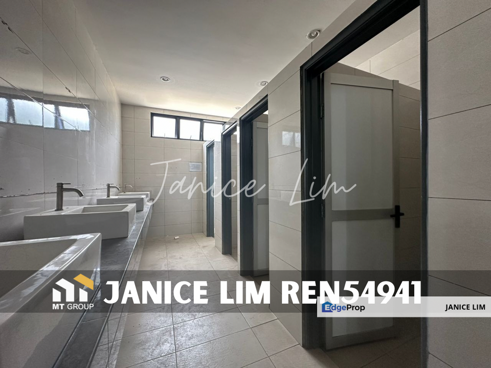 Lunas 1.5 Storey Bungalow Factory Warehouse For Rent, Kedah, Lunas