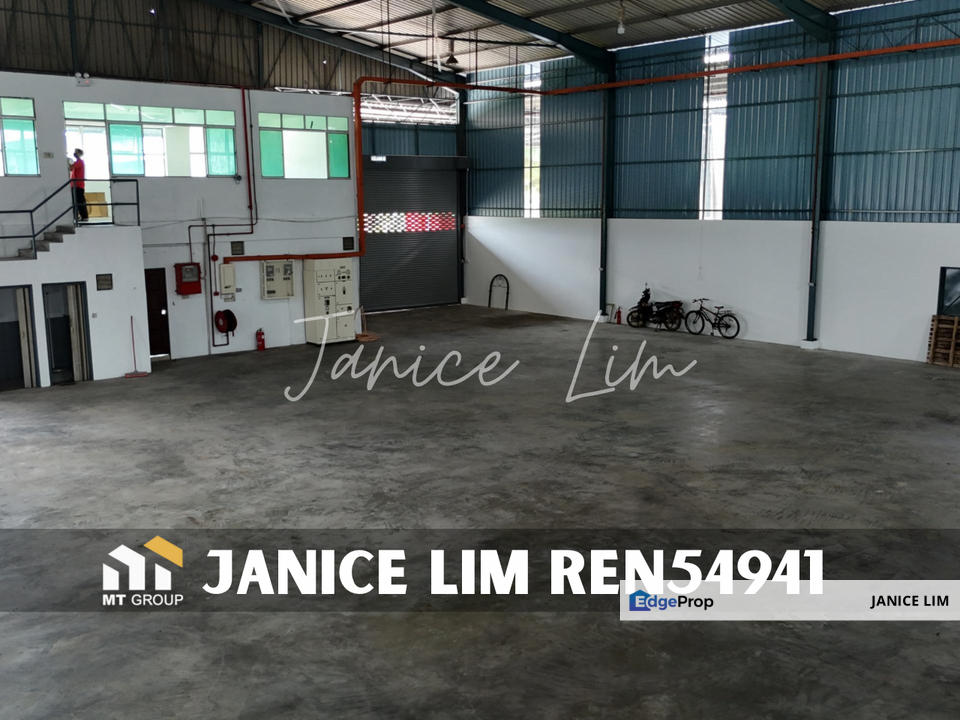 Lunas 1.5 Storey Bungalow Warehouse Factory For Rent, Kedah, Lunas