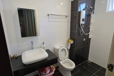 Arasia Perdana (The Clovers)