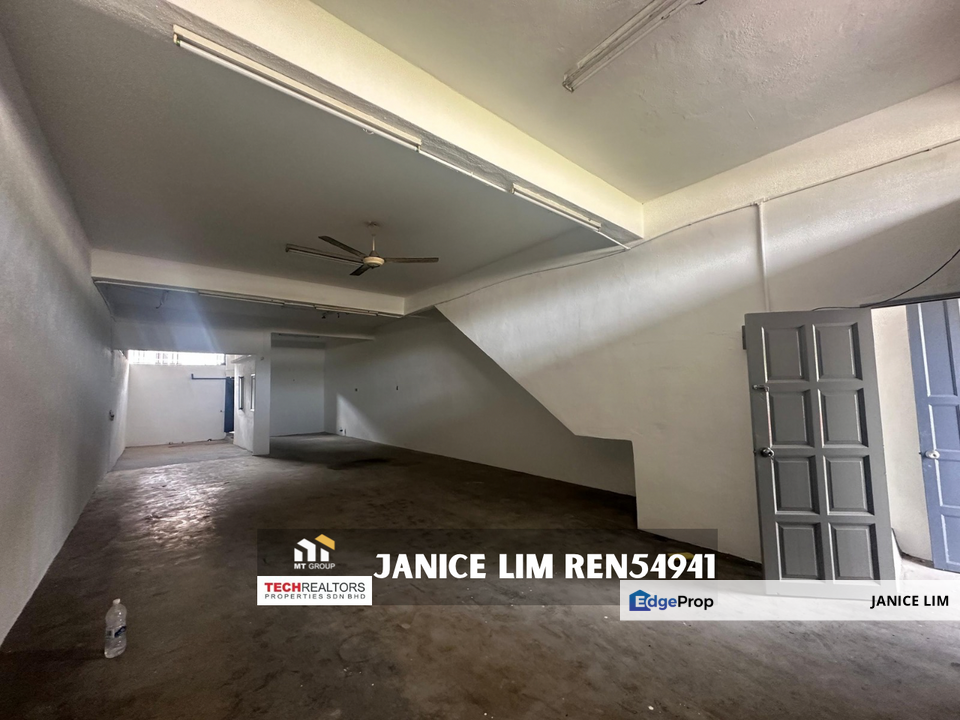 Taman Kemuning Double Storey Shoplot Facing Road For Rent, Kedah, Kulim