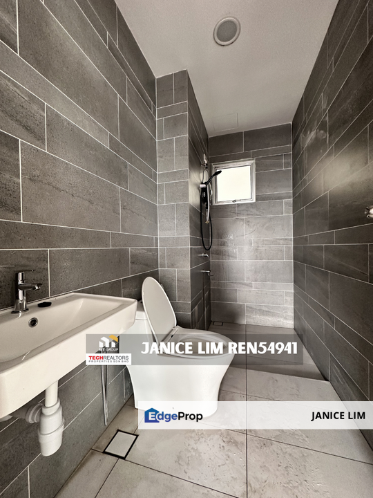 Signature Two Condo Unfurnished Unit 950sqft with 2 car park for Rent, Penang, Bukit Mertajam