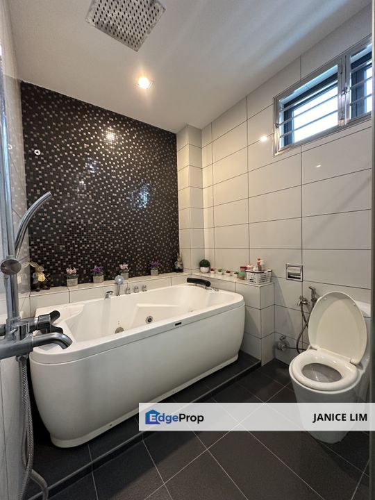 Taman Merbau Indah 3 Storey Bungalow For Sale, Penang, Sungai Dua (Mainland)