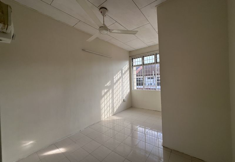 TAMAN LEMBAH IMPIANA