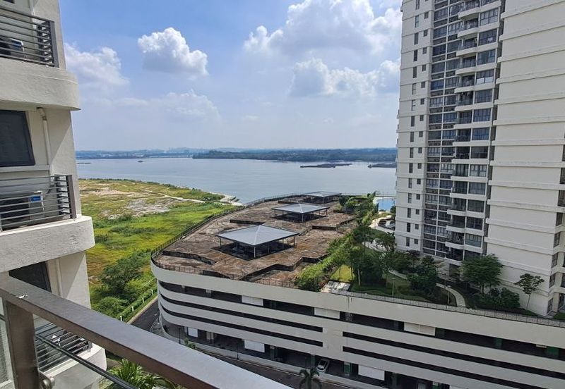 Baypoint @ Country Garden Danga Bay