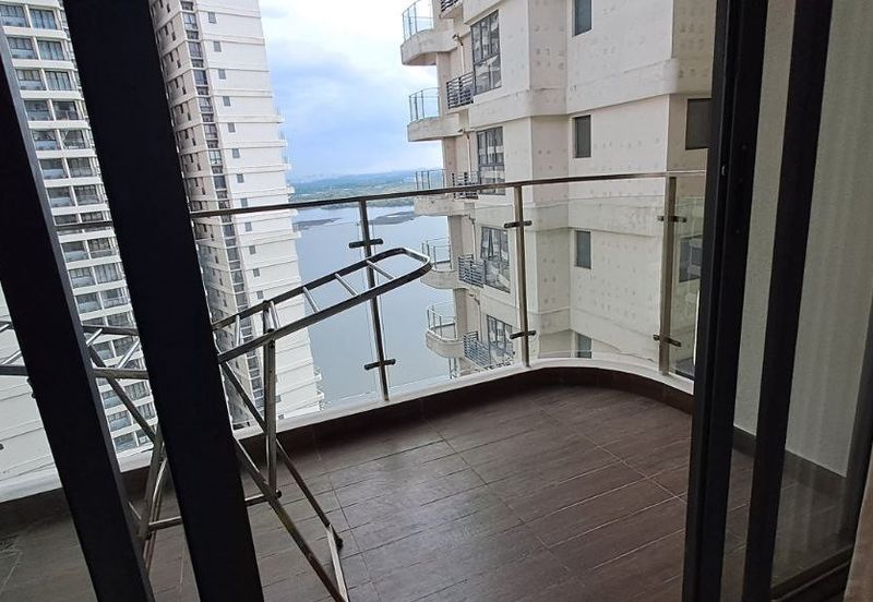 Bay Laurel @ Country Garden Danga Bay