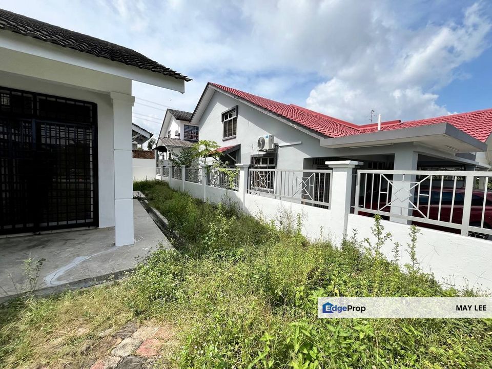 Taman Megah Ria 1.5 Storey Semi D , Johor, Masai