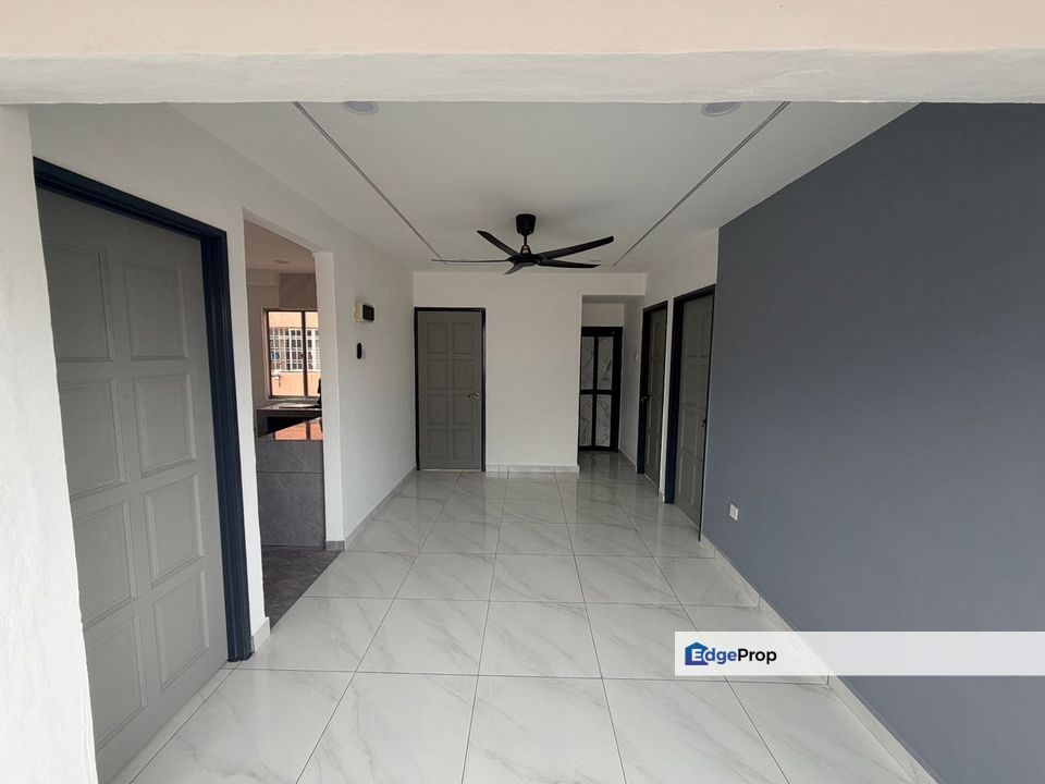 Twin Tower Residence for Sale ( 2 Carparks Available), Johor, Johor Bahru