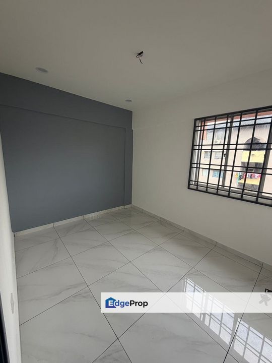 Twin Tower Residence for Sale ( 2 Carparks Available), Johor, Johor Bahru