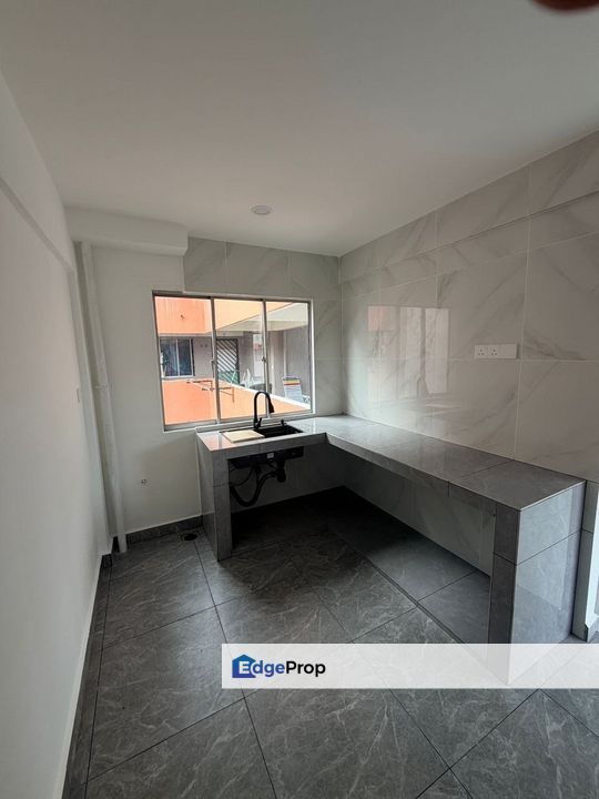 Twin Tower Residence for Sale ( 2 Carparks Available), Johor, Johor Bahru