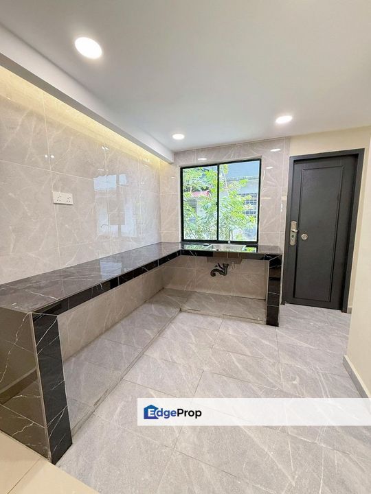 Low Cost Double Storey for Sale at Jalan Suria 81, Bandar Seri Alam, Johor, Masai