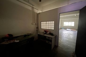 Facing AMJ Highway Taman Semabok Perdana