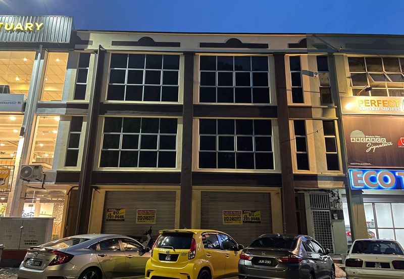 Facing AMJ Highway Taman Semabok Perdana