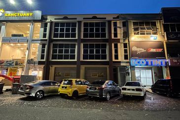 Facing AMJ Highway Taman Semabok Perdana