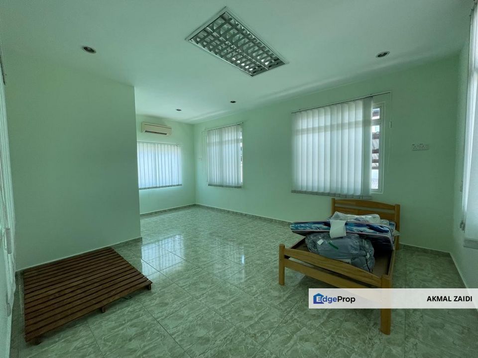 Shoplot Corner 3 storey Melaka for Rental @RM18,000 By AKMAL ZAIDI ...