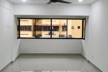 Lily & Jasmine Apartment