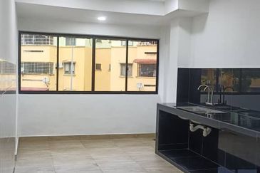 Lily & Jasmine Apartment