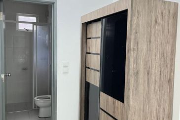 Meridin Bayvue Apartment