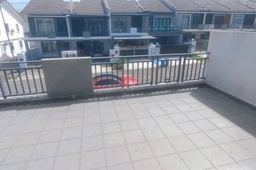 Erica @ Meridin East