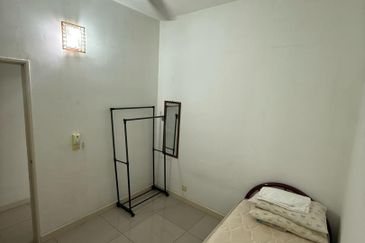 Dedaun Hijau (Greenfield Regency)