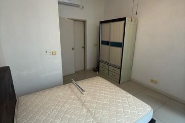 Dedaun Hijau (Greenfield Regency)