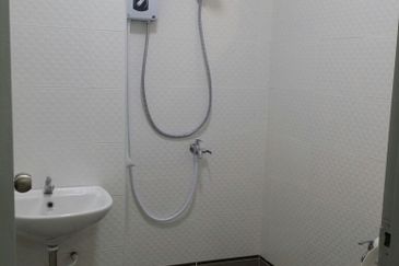 Seasons Luxury Apartments @ Amara Larkin