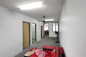 Taman Putri Kulai Flat