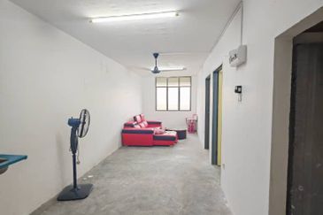 Taman Putri Kulai Flat