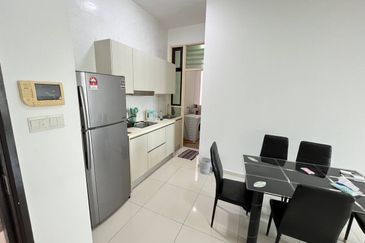 D'Summit Residences @ Kempas Utama