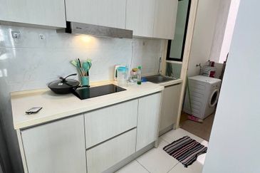 D'Summit Residences @ Kempas Utama