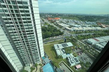 D'Summit Residences @ Kempas Utama