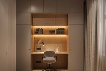 Walk to LRT MRT KTM | Just a stone throw away to Mid Valley | Free 2 side by side carparks | Rental Cover Installment