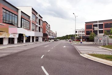 Pusat Komersial Suria (68 Avenue)