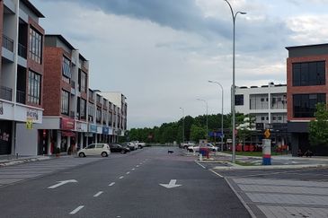 Pusat Komersial Suria (68 Avenue)