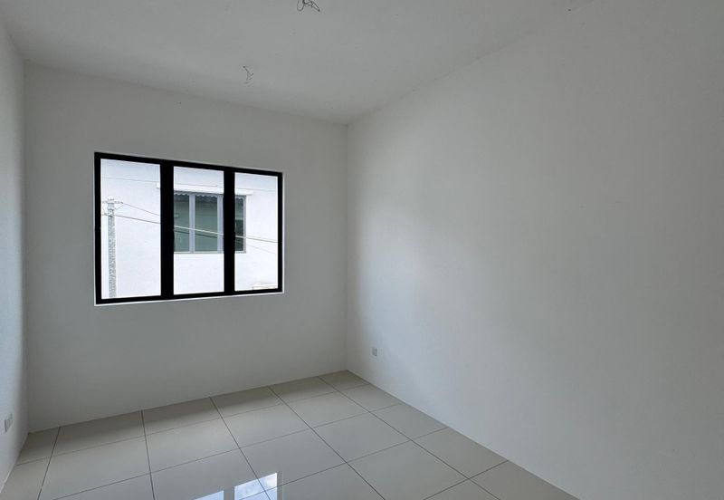 Jalan Tasik Mutiara 2